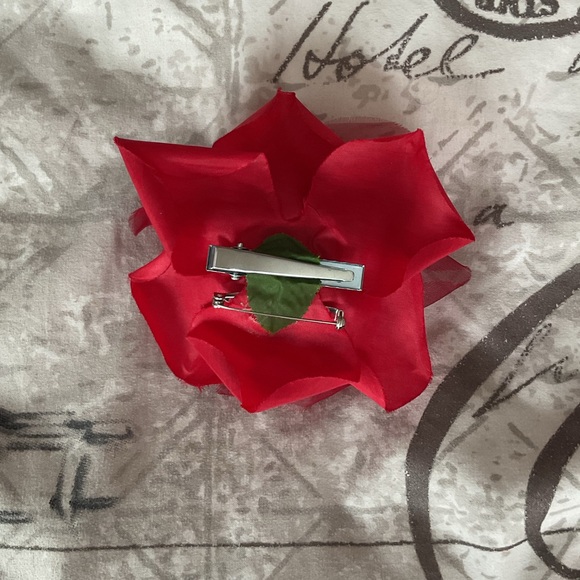 Claire’s Crimson Red Flower in Bloom Hair Pin - Picture 2 of 5